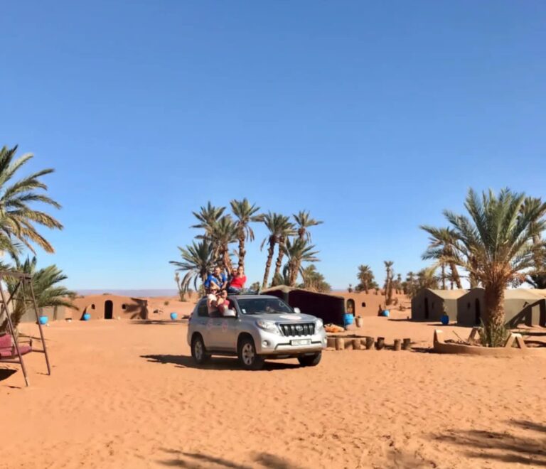 Arrivée en 4x4 au bivouac de la palmeraie